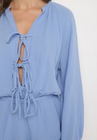 Born2be - Niebieski Wiązany Bawełniany Kombinezon Boho z Falbankami i Wiązaniem Lalelia. Kolor: niebieski. Materiał: bawełna. Sezon: lato. Styl: boho