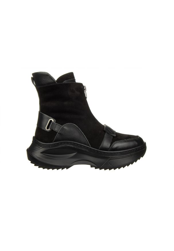 Botki Bayla-161 194 688 01 60 Black Nubuck 161647, Czarny, Skóra naturalna - 37. Okazja: na co dzień. Nosek buta: okrągły. Zapięcie: pasek. Kolor: czarny. Szerokość cholewki: normalna. Wysokość cholewki: za kostkę. Materiał: skóra. Sezon: zima, jesień. Obcas: na obcasie. Styl: elegancki, casual. Wysokość obcasa: średni