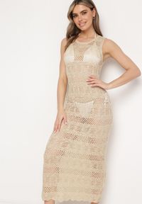 Born2be - Beżowa Dopasowana Sukienka z Ażurowego Materiału Wykończona Metaliczną Nitką Trinesa. Okazja: na ślub cywilny, na co dzień, na imprezę, na wesele. Kolor: beżowy. Materiał: materiał. Wzór: ażurowy. Typ sukienki: proste. Styl: casual, elegancki #4