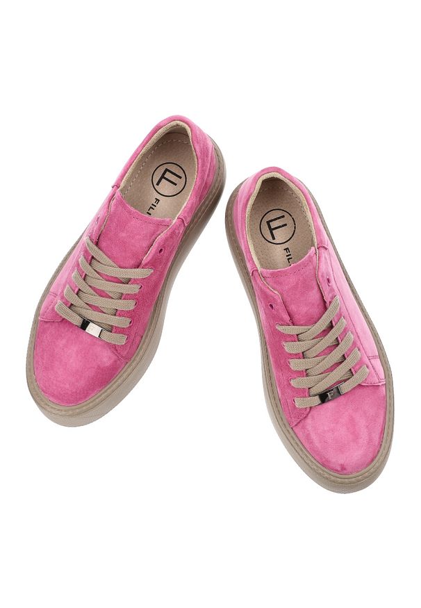 Różowe Sneakersy Filippo Stylowe Obuwie Damskie Na Platformie. Okazja: na co dzień. Zapięcie: sznurówki. Kolor: różowy. Materiał: zamsz. Obcas: na platformie. Styl: elegancki