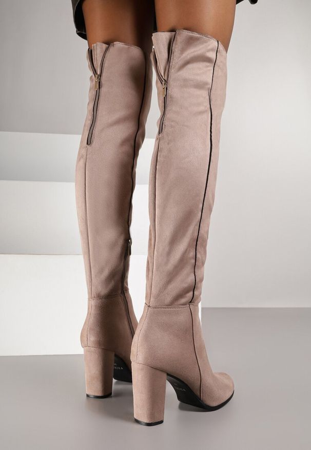 Born2be - Ciemnobeżowe Kozaki I Don't Care. Nosek buta: okrągły. Zapięcie: zamek. Kolor: beżowy. Wzór: gładki. Wysokość cholewki: za kolano. Materiał: materiał. Sezon: zima. Obcas: na obcasie. Wysokość obcasa: średni