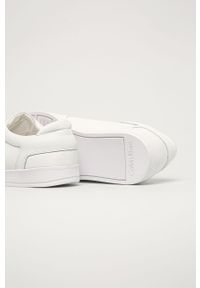 Calvin Klein - Buty skórzane. Nosek buta: okrągły. Zapięcie: sznurówki. Kolor: biały. Materiał: skóra. Szerokość cholewki: normalna #2