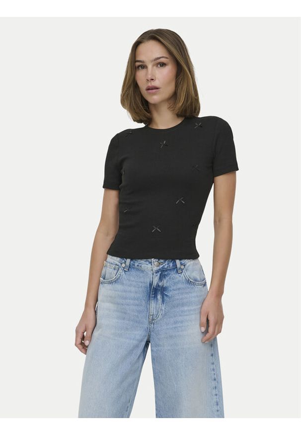 only - ONLY T-Shirt Femke 15369336 Czarny Slim Fit. Kolor: czarny. Materiał: bawełna