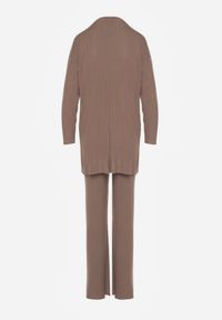 Born2be - Ciemnobeżowy Prążkowany Komplet Dzianinowy z Bawełną Sweter z Półgolfem i Spodnie Elweda. Kolor: beżowy. Materiał: prążkowany, bawełna, dzianina #5