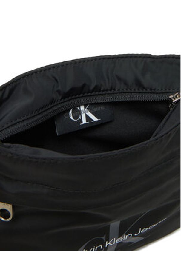 Calvin Klein Jeans Saszetka Sport Essentials Flatpack 18 LV04G3030G Czarny. Kolor: czarny. Materiał: materiał
