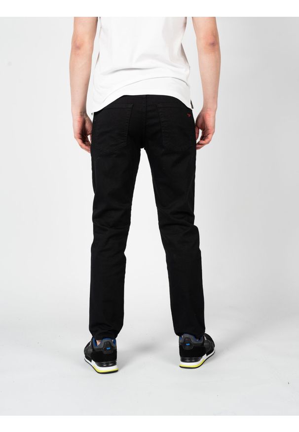 Diesel Jeansy "D-Fining" | A01695-0688H-02 | Mężczyzna | Czarny. Okazja: na co dzień. Kolor: czarny. Długość: długie. Wzór: aplikacja. Styl: klasyczny, casual, elegancki
