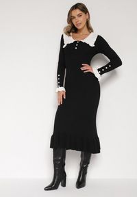 Born2be - Czarna Dzianinowa Sukienka Retro z Wiskozą z Kołnierzykiem i Falbanami Hanlira. Okazja: na co dzień. Kolor: czarny. Materiał: wiskoza, dzianina. Styl: retro #1