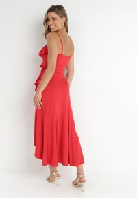 Born2be - Czerwona Sukienka Adathe. Kolor: czerwony. Długość rękawa: na ramiączkach. Wzór: gładki, jednolity, aplikacja. Typ sukienki: kopertowe. Styl: elegancki. Długość: midi #2