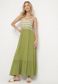 Born2be - Zielona Sukienka Rozkloszowana na Ramiączkach z Wiskozy Ozdobiona Haftami Efradea. Okazja: na co dzień. Kolor: zielony. Materiał: wiskoza. Długość rękawa: na ramiączkach. Wzór: aplikacja, haft. Styl: casual, klasyczny #1