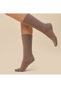 J.brązowe skarpetki damskie Gabriella wełna merino 1214. Kolor: brązowy. Materiał: wełna. Wzór: ze splotem