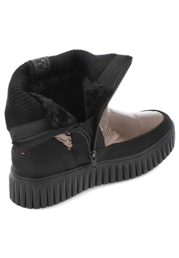 Brązowe Metaliczne Śniegowce Marco Tozzi Modne Obuwie Damskie. Okazja: na spacer. Kolor: brązowy. Szerokość cholewki: normalna. Sezon: zima. Styl: sportowy