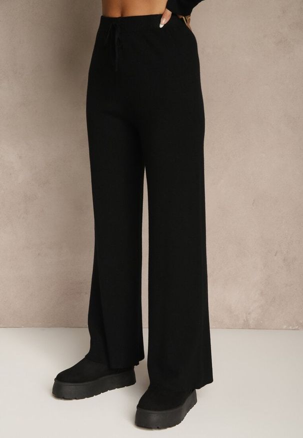 Renee - Szary Komplet z Dzianiny Spodnie Wide Leg i Sweter w Szerokie Pasy Falorella. Kolor: szary. Materiał: dzianina