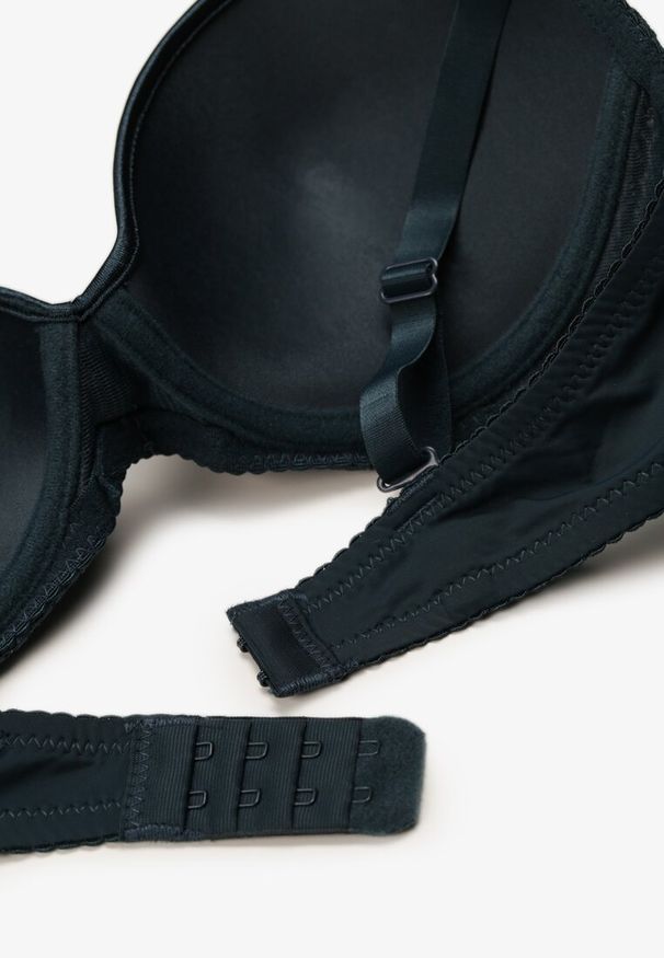 Renee - Ciemnozielony Biustonosz Full Cup Ozdobiony Koronką i Małą Zawieszką z Cyrkonii Nedolse. Kolor: zielony. Materiał: koronka. Wzór: aplikacja, koronka