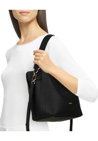Furla - FURLA - Czarna torebka na ramię Grace. Kolor: czarny. Styl: klasyczny, casual. Rodzaj torebki: na ramię #4