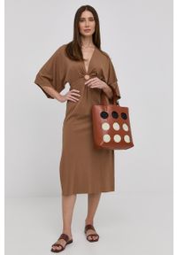 Nissa sukienka kolor brązowy midi rozkloszowana. Kolor: brązowy. Materiał: dzianina. Długość rękawa: krótki rękaw. Typ sukienki: rozkloszowane. Długość: midi #5