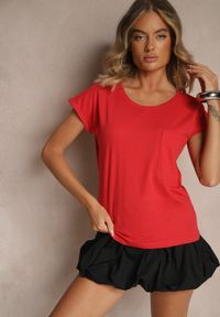 Renee - Czerwony Bawełniany T-shirt z Kieszonką Zireanda. Okazja: na co dzień. Kolor: czerwony. Materiał: bawełna. Styl: klasyczny, casual #5