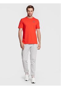 Le Coq Sportif T-Shirt 2220558 Czerwony Regular Fit. Kolor: czerwony. Materiał: bawełna #5