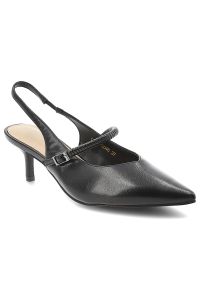 Czółenka damskie S.Barski, cholewka ze skóry naturalnej licowej pasek wokół pięty z regulacją na klamrę zabudowany szpiczasty przód, czarne, CR61-304. Nosek buta: szpiczasty. Zapięcie: klamry. Kolor: czarny. Materiał: skóra. Szerokość cholewki: normalna #1