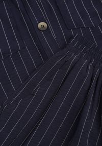 Renee - Granatowy Komplet z Wiskozy Spodnie Wide Leg i Koszula Bez Rękawów z Paskiem Adduin. Kolor: niebieski. Materiał: wiskoza #5