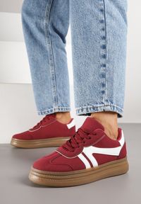 Born2be - Bordowe Sneakersy w Stylu Tenisówek z Paskami Wiatalle. Okazja: na co dzień, na spacer. Zapięcie: pasek. Kolor: czerwony. Materiał: jeans. Sport: turystyka piesza