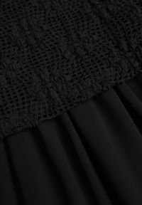 Born2be - Czarna Sukienka Ażurowa z Usztywnioną Linią Ramion i Przezroczystym Dołem Semiriel. Kolor: czarny. Materiał: zamsz. Wzór: ażurowy. Styl: elegancki, klasyczny #5