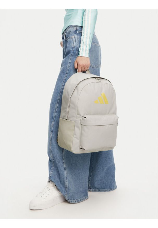 Adidas - adidas Plecak C-CLSC BARS BP IS7057 Beżowy. Kolor: beżowy. Materiał: materiał