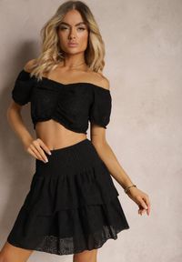 Renee - Czarny Komplet z Bawełny z Ażurowym Motywem Spódnica z Falbanami oraz Gumką w Talii High Waist i Krótka Bluzka Ozdobiona Ściągaczem Aricella. Kolor: czarny. Materiał: bawełna. Wzór: aplikacja, ażurowy