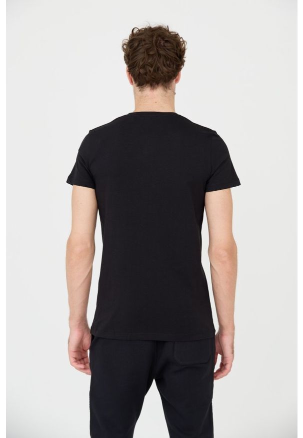 Balmain - BALMAIN Czarny męski T-shirt z czerwonym logo, Rozmiar XL. Kolor: czarny