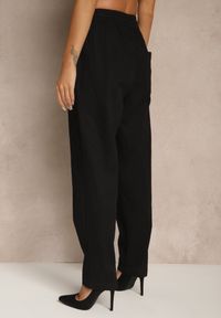 Renee - Czarne Spodnie z Bawełny Mom Fit Ozdobione Sznurkiem Apinella. Okazja: na co dzień. Kolor: czarny. Materiał: bawełna. Wzór: aplikacja. Styl: casual #5