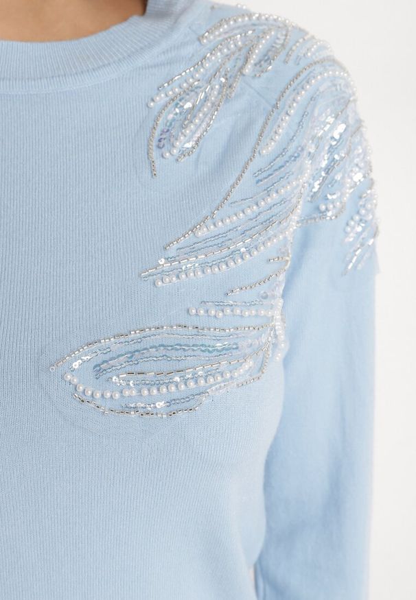 Born2be - Jasnoniebieski Sweter z Bawełną Ozdobiony Cekinami Leanelwen. Okazja: na co dzień. Kolor: niebieski. Materiał: bawełna. Wzór: aplikacja. Styl: casual, elegancki