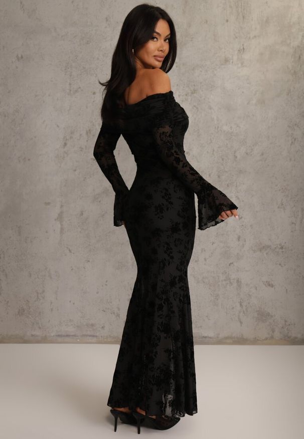 Renee - Czarna Wizytowa Sukienka VICES Off Shoulder z Kwiatowym Wzorem z Weluru Adrakharei. Okazja: na imprezę. Kolor: czarny. Materiał: welur. Wzór: kwiaty. Styl: wizytowy