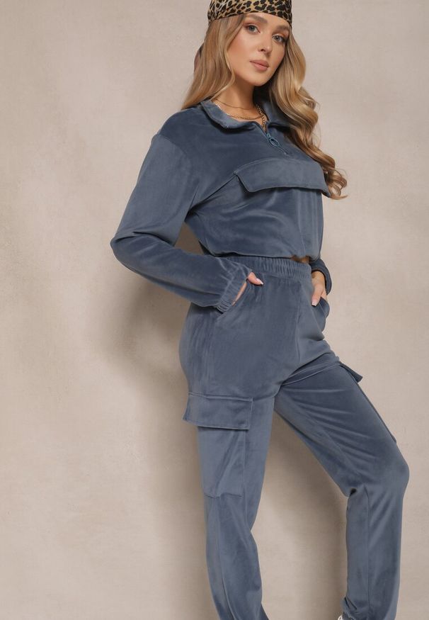 Renee - Granatowy Komplet Dresowy Welurowy z Kieszeniami z Klapami Bluza i Spodnie Amarillis. Kolor: niebieski. Materiał: dresówka, welur. Sport: turystyka piesza