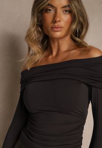 Renee - Czarna Marszczona Bluzka Hiszpanka Vices z Wywiniętym Dekoltem Termola. Okazja: na co dzień. Typ kołnierza: dekolt hiszpanka. Kolor: czarny. Materiał: jeans. Styl: casual