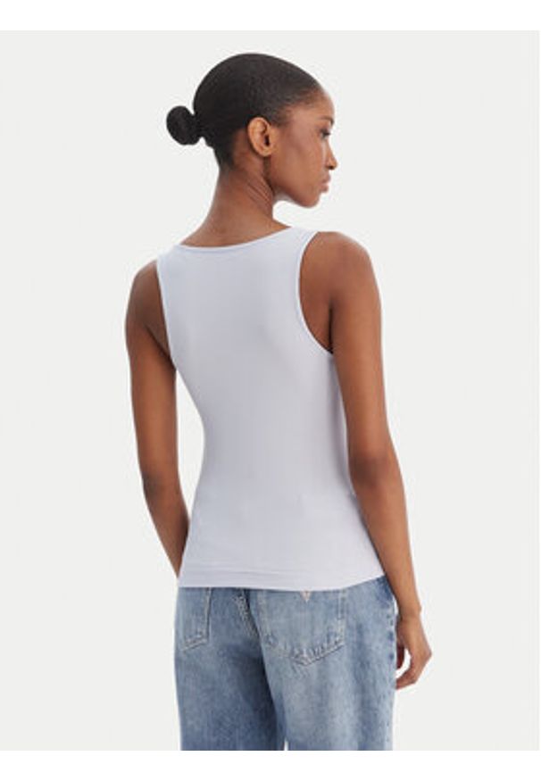 Guess Top W6RP39 KD092 Błękitny Regular Fit. Kolor: niebieski. Materiał: syntetyk