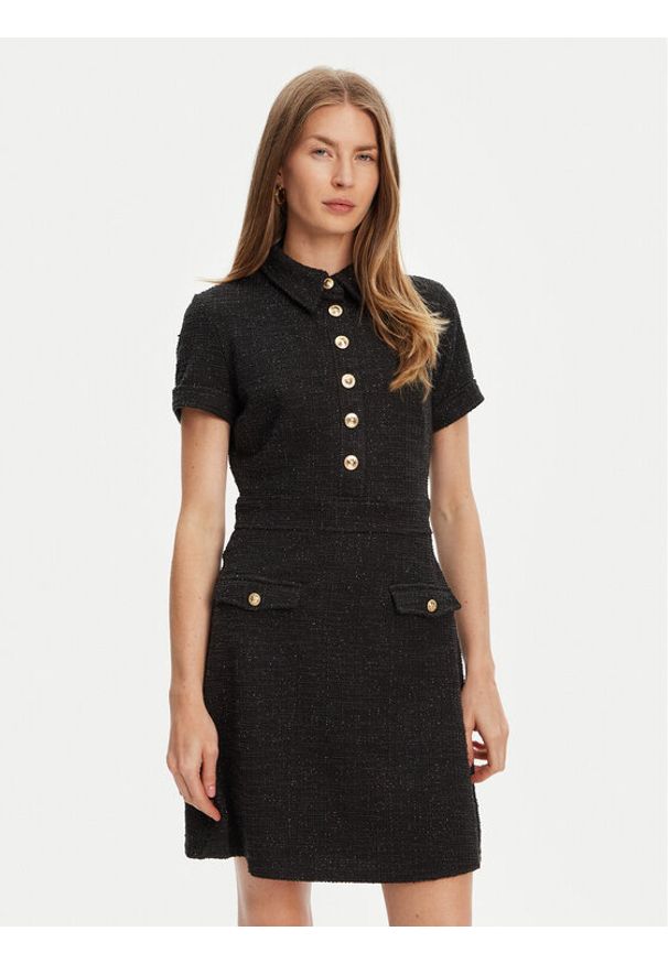 Guess Sukienka dzianinowa W5YK18 KCXO2 Czarny Regular Fit. Kolor: czarny. Materiał: syntetyk