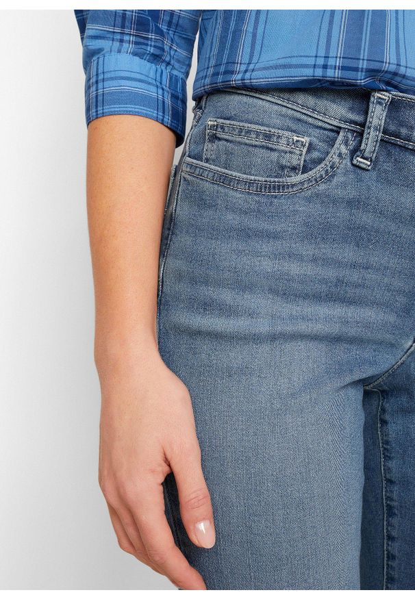 bonprix - Dżinsy w fasonie bootcut, mid waist, z bawełny organicznej. Kolor: niebieski