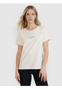 4f - 4F T-shirt regular z nadrukiem damski - biały S. Okazja: na co dzień. Kolor: biały. Materiał: bawełna, jersey, dzianina, materiał. Długość rękawa: krótki rękaw. Długość: krótkie. Wzór: nadruk. Styl: sportowy, casual, klasyczny