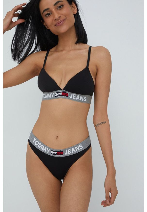 TOMMY HILFIGER - Tommy Hilfiger Stringi kolor czarny z bawełny. Kolor: czarny. Materiał: bawełna. Wzór: gładki
