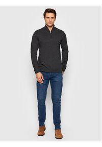 Selected Homme Sweter Berg 16074687 Szary Regular Fit. Kolor: szary. Materiał: bawełna