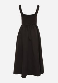 Born2be - Czarna Rozkloszowana Sukienka na Szerokich Ramiączkach Reterna. Okazja: na imprezę. Typ kołnierza: dekolt kwadratowy. Kolor: czarny. Długość rękawa: na ramiączkach. Styl: elegancki. Długość: mini #4