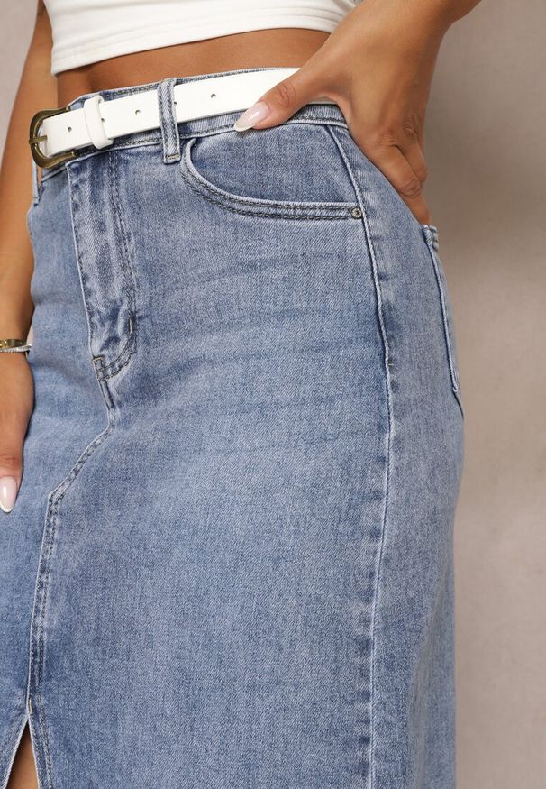 Renee - Niebieska Jeansowa Spódnica Midi Abexa. Stan: podwyższony. Kolor: niebieski. Materiał: jeans. Wzór: aplikacja. Styl: elegancki