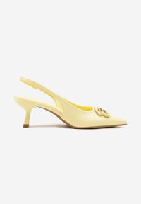 Renee - Żółte Czółenka Sandały Vices na Kaczuszce Typu Slingback Ozdobione Metaliczną Aplikacją Lilarunea. Okazja: na co dzień. Kolor: żółty. Materiał: jeans. Wzór: aplikacja. Sezon: lato. Obcas: na szpilce. Styl: casual, elegancki #4