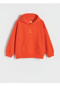 Reserved - Bluza oversize z kapturem - koralowy. Typ kołnierza: kaptur. Kolor: pomarańczowy. Materiał: dzianina, bawełna #1