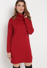 Born2be - Bordowa Sweterkowa Mini Sukienka z Szerokim Golfem i Ściągaczami Patricime. Typ kołnierza: golf. Kolor: czerwony. Długość: mini #5