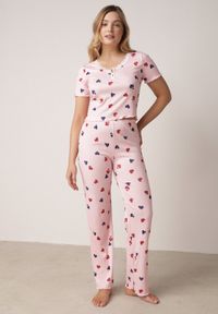 Born2be - Różowy Komplet Piżamowy z Elastycznego Materiału Spodnie i Bluzka w Serca Veys. Kolor: różowy. Materiał: materiał #4