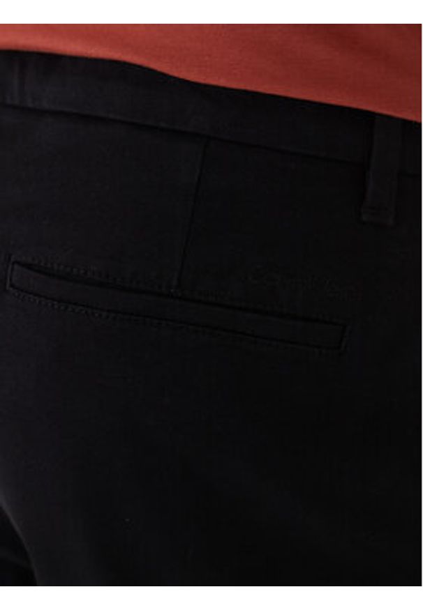 Calvin Klein Szorty materiałowe LV04LF601G Czarny Regular Fit. Kolor: czarny. Materiał: bawełna