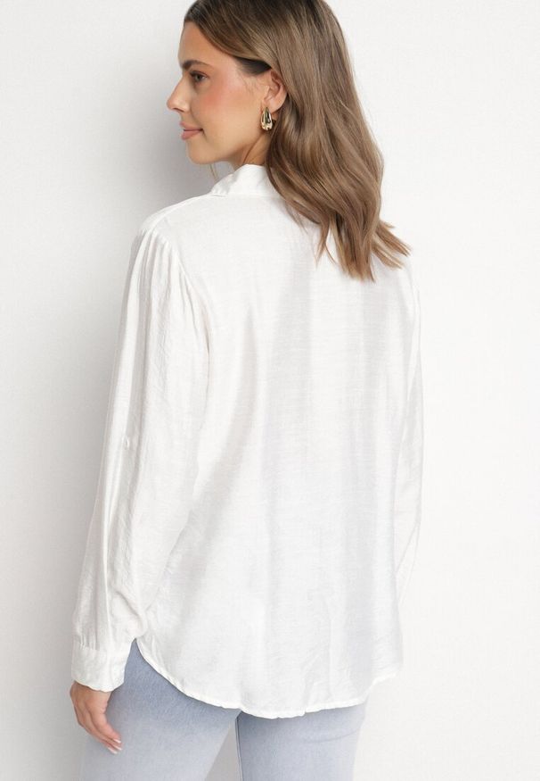 Born2be - Biała Koszula Oversize z Rękawami z Możliwością Podpięcia Sorria. Okazja: na co dzień. Kolor: biały. Materiał: jeans. Długość rękawa: długi rękaw. Długość: długie. Styl: klasyczny, elegancki, casual