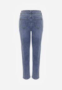 Born2be - Jasnoniebieskie Klasyczne Jeansy Mom Fit z Bawełną Rastorea. Okazja: na co dzień. Kolor: niebieski. Styl: klasyczny #7