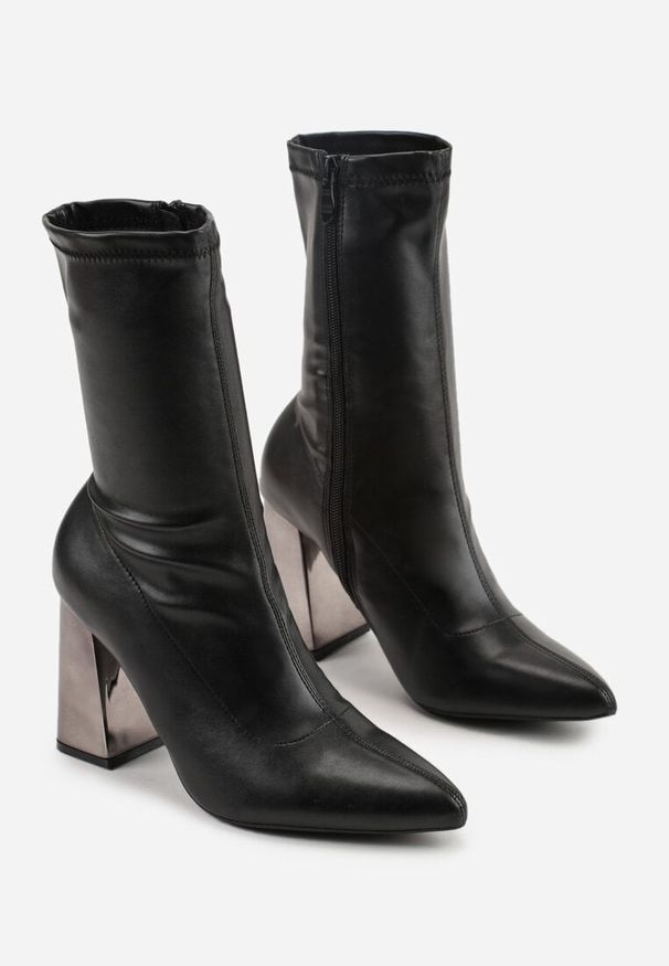 Born2be - Czarne Eleganckie Botki Vices na Metalicznym Słupku z Dopasowaną Cholewką Alivitta. Okazja: na co dzień. Kolor: czarny. Materiał: jeans. Szerokość cholewki: normalna. Obcas: na słupku. Styl: elegancki. Wysokość obcasa: średni