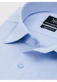 Pako Lorente - PAKO LORENTE – Gładka elegancka błękitna koszula męska. Typ kołnierza: kołnierzyk klasyczny. Kolor: niebieski. Materiał: bawełna. Długość rękawa: długi rękaw. Długość: długie. Wzór: gładki. Styl: elegancki